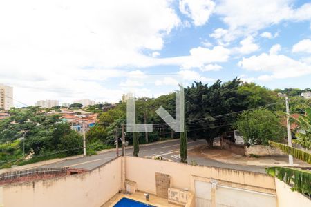 Casa à venda com 220m², 3 quartos e 3 vagas Casa à venda com 220m², 3 quartos e 3 vagasVista da Sacada da Sala de TV