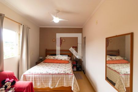 Casa à venda com 220m², 3 quartos e 3 vagas Casa à venda com 220m², 3 quartos e 3 vagasSuíte