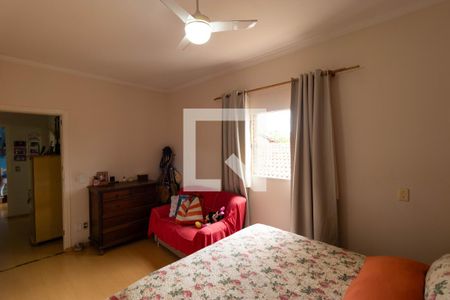 Casa à venda com 220m², 3 quartos e 3 vagas Casa à venda com 220m², 3 quartos e 3 vagasSuíte