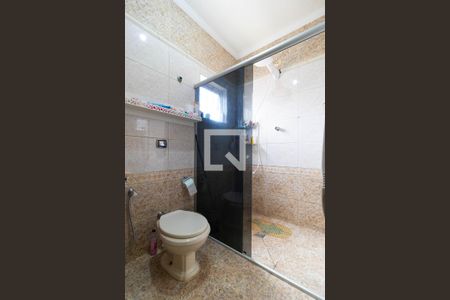 Casa à venda com 220m², 3 quartos e 3 vagas Casa à venda com 220m², 3 quartos e 3 vagasBanheiro 01