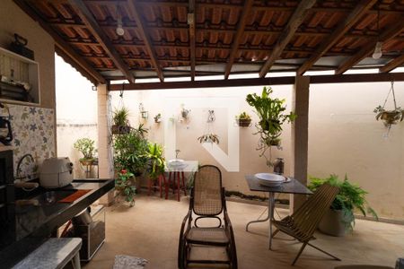 Casa à venda com 220m², 3 quartos e 3 vagas Casa à venda com 220m², 3 quartos e 3 vagasChurrasqueira