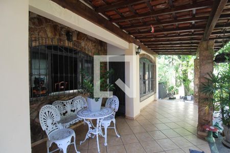 Casa de condomínio à venda com 355m², 4 quartos e 8 vagasFrente da casa