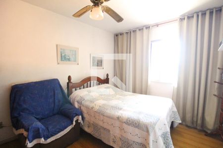 Casa de condomínio à venda com 355m², 4 quartos e 8 vagasQuarto 1