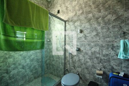 Casa de condomínio à venda com 355m², 4 quartos e 8 vagasBanheiro da suíte 1