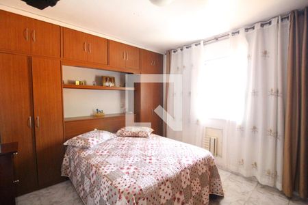 Casa de condomínio à venda com 355m², 4 quartos e 8 vagasSuíte 2