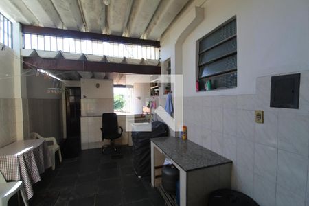 Casa de condomínio à venda com 355m², 4 quartos e 8 vagasÁrea de serviço