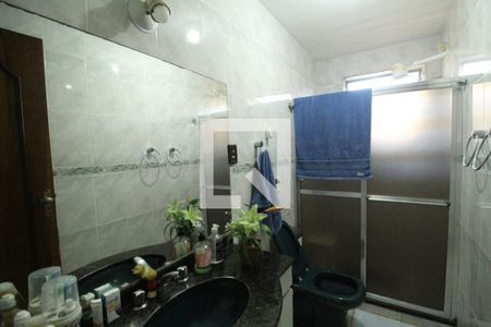 Casa de condomínio à venda com 355m², 4 quartos e 8 vagasBanheiro social 1