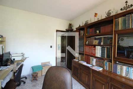 Casa de condomínio à venda com 355m², 4 quartos e 8 vagasQuarto 3 