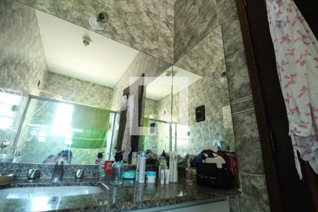 Casa de condomínio à venda com 355m², 4 quartos e 8 vagasBanheiro da suíte 1