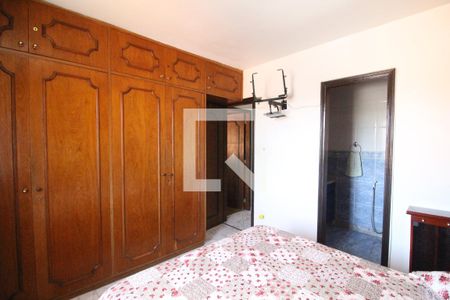 Casa de condomínio à venda com 355m², 4 quartos e 8 vagasSuíte 2