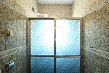 Casa de condomínio à venda com 355m², 4 quartos e 8 vagasBanheiro social 2