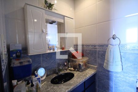 Casa de condomínio à venda com 355m², 4 quartos e 8 vagasBanheiro da suíte 2