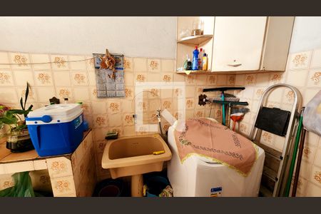 Casa à venda com 300m², 3 quartos e 6 vagas Casa à venda com 300m², 3 quartos e 6 vagasÁrea de Serviço