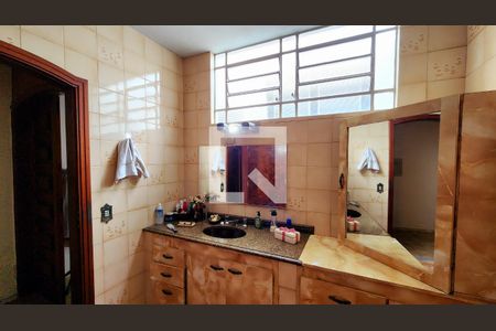 Casa à venda com 300m², 3 quartos e 6 vagas Casa à venda com 300m², 3 quartos e 6 vagasBanheiro