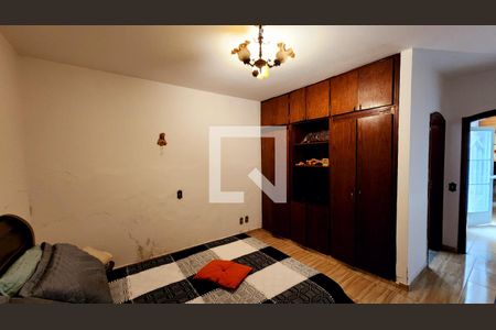 Casa à venda com 300m², 3 quartos e 6 vagas Casa à venda com 300m², 3 quartos e 6 vagasQuarto Suíte