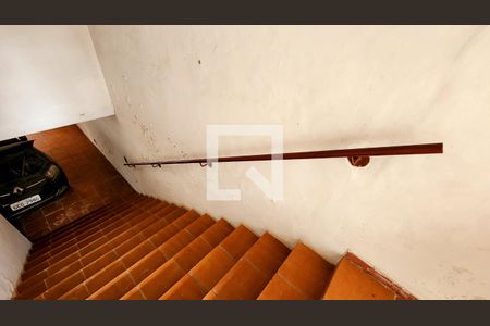 Casa à venda com 300m², 3 quartos e 6 vagas Casa à venda com 300m², 3 quartos e 6 vagasEscada