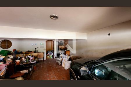 Casa à venda com 300m², 3 quartos e 6 vagas Casa à venda com 300m², 3 quartos e 6 vagasGaragem