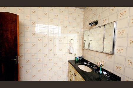 Casa à venda com 300m², 3 quartos e 6 vagas Casa à venda com 300m², 3 quartos e 6 vagasBanheiro da Suíte