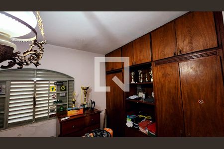 Casa à venda com 300m², 3 quartos e 6 vagas Casa à venda com 300m², 3 quartos e 6 vagasQuarto 2