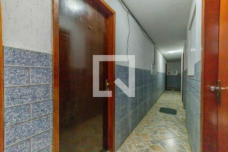 Corredor de kitnet/studio para alugar com 1 quarto, 43m² em Vargem Pequena, Rio de Janeiro