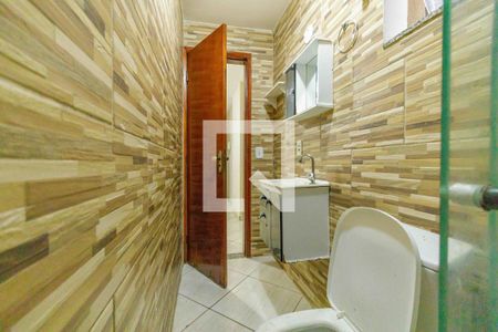Banheiro de kitnet/studio para alugar com 1 quarto, 43m² em Vargem Pequena, Rio de Janeiro