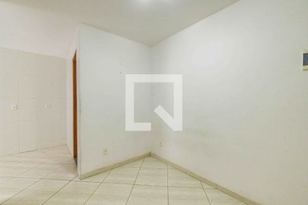 Sala de kitnet/studio para alugar com 1 quarto, 43m² em Vargem Pequena, Rio de Janeiro