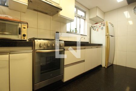 Apartamento à venda com 205m², 3 quartos e 2 vagasCozinha 