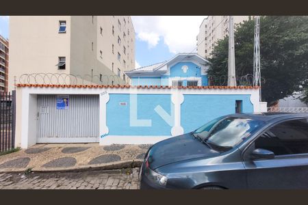 Casa à venda com 360m², 4 quartos e 5 vagasFachada
