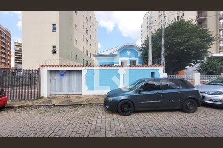 Casa à venda com 360m², 4 quartos e 5 vagasFachada