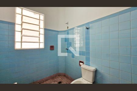 Casa à venda com 360m², 4 quartos e 5 vagasBanheiro 