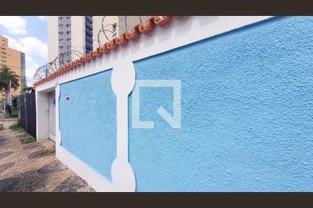 Casa à venda com 360m², 4 quartos e 5 vagasFachada