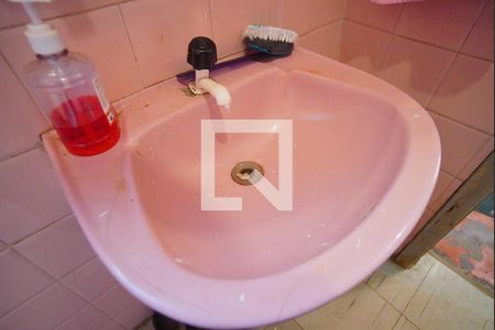 Casa à venda com 200m², 2 quartos e 2 vagasBanheiro Corredor
