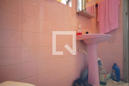 Casa à venda com 200m², 2 quartos e 2 vagasBanheiro Corredor