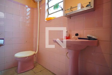Casa à venda com 200m², 2 quartos e 2 vagasBanheiro Corredor