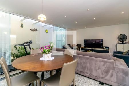 Casa à venda com 4 quartos, 500m² em Vila da Saúde, São Paulo