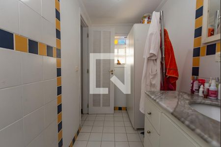 Casa à venda com 185m², 3 quartos e 3 vagasBanheiro do quarto 1 Suíte