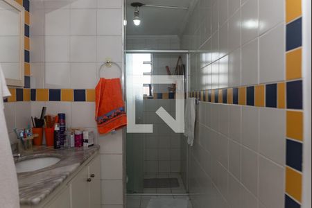 Casa à venda com 185m², 3 quartos e 3 vagasBanheiro do quarto 1 Suíte