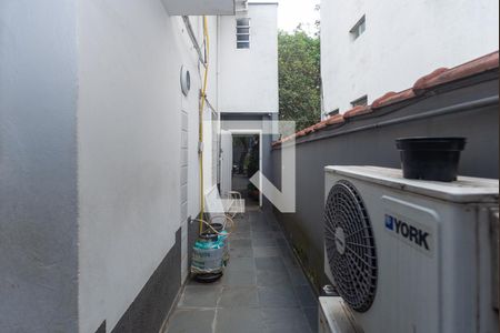 Casa à venda com 185m², 3 quartos e 3 vagasCorredor de Serviço