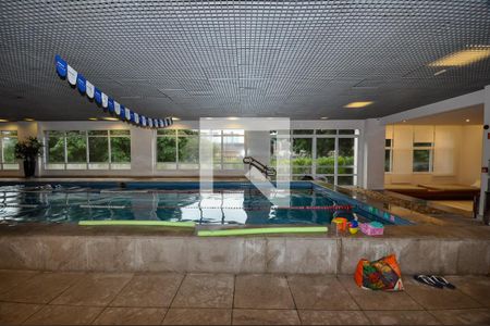 Apartamento à venda com 134m², 3 quartos e 2 vagasÁrea Comum - Piscina Coberta