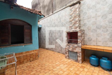 Casa à venda com 160m², 2 quartos e 2 vagas Casa à venda com 160m², 2 quartos e 2 vagasQuintal