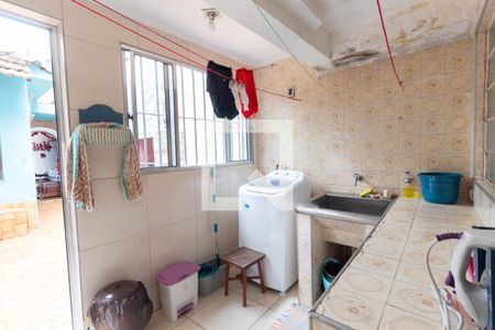 Casa à venda com 160m², 2 quartos e 2 vagas Casa à venda com 160m², 2 quartos e 2 vagasLavanderia