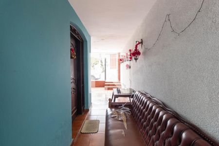 Casa à venda com 160m², 2 quartos e 2 vagas Casa à venda com 160m², 2 quartos e 2 vagasCorredor