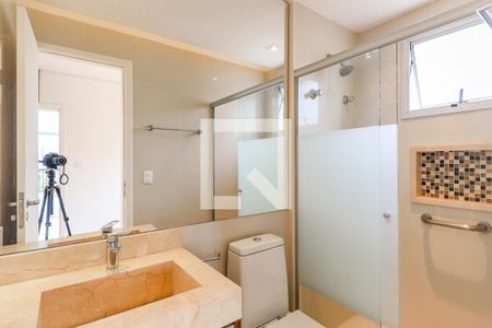 Apartamento à venda com 71m², 2 quartos e 3 vagasBanheiro da Suíte 2