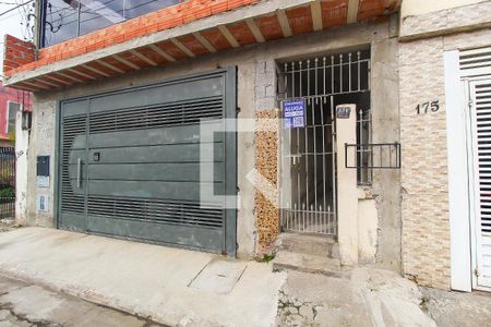 Casa para alugar com 20m², 1 quarto e sem vaga Casa para alugar com 20m², 1 quarto e sem vagaFachada