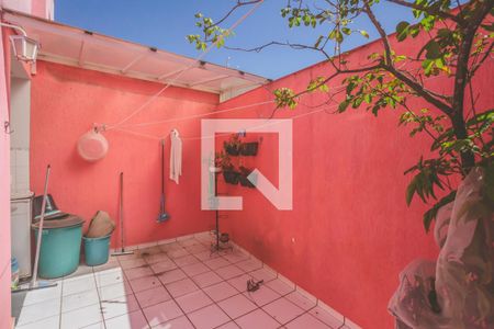 Casa de condomínio à venda com 200m², 3 quartos e 2 vagasQuintal