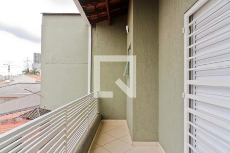 Casa à venda com 240m², 4 quartos e 2 vagas Casa à venda com 240m², 4 quartos e 2 vagasVaranda