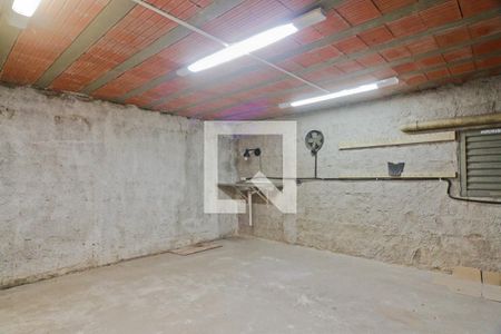 Casa à venda com 240m², 4 quartos e 2 vagas Casa à venda com 240m², 4 quartos e 2 vagasPorão