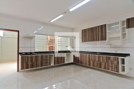Casa à venda com 240m², 4 quartos e 2 vagas Casa à venda com 240m², 4 quartos e 2 vagasCozinha