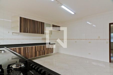 Casa à venda com 240m², 4 quartos e 2 vagas Casa à venda com 240m², 4 quartos e 2 vagasCozinha