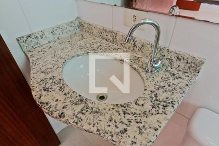 Casa à venda com 240m², 4 quartos e 2 vagas Casa à venda com 240m², 4 quartos e 2 vagasBanheiro da Suíte 1